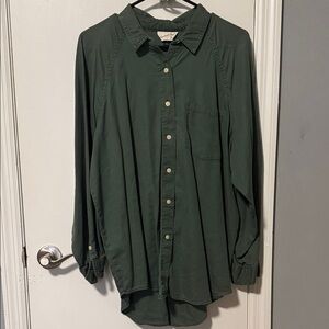 Universal Thread Dark Green Casual Button-Down Shirt